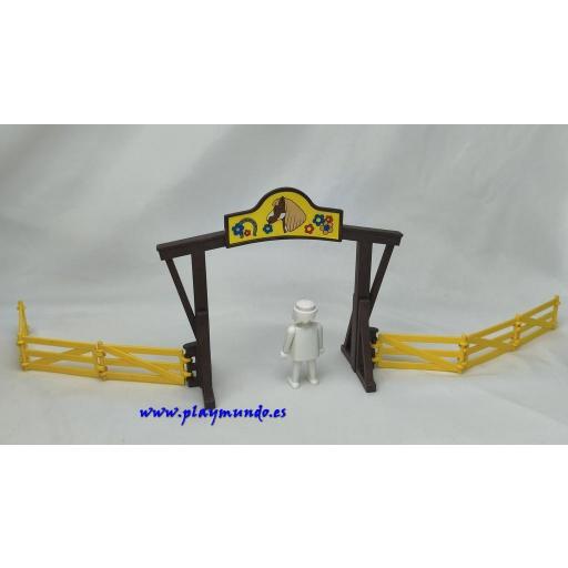PLAYMOBIL ENTRADA RANCHO GRANJA [0]