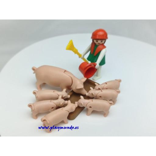 PLAYMOBIL 3566 GRANJERA ALIMENTANDO CERDOS (1981 - 1985) [1]