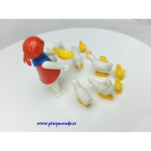 PLAYMOBIL 3595 GRANJERA ALIMENTANDO GALLINAS  (AÑO 1981) [2]