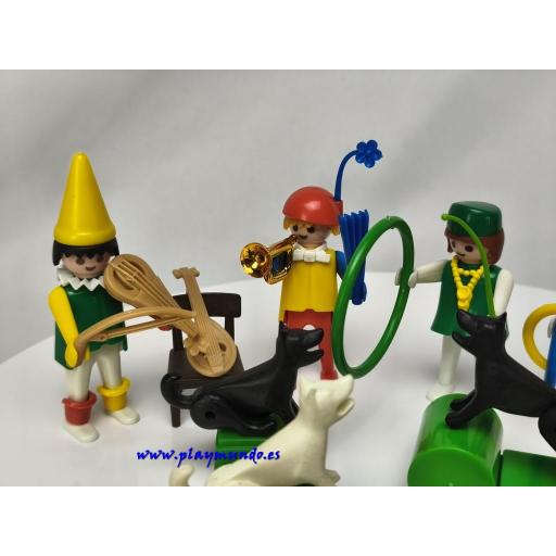 PLAYMOBIL 3513 PAYASOS , MALABARISTAS Y DOMADORA DE PERROS (AÑO 1978 - 1982)) [4]