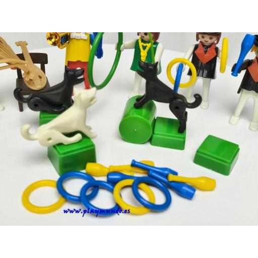 PLAYMOBIL 3513 PAYASOS , MALABARISTAS Y DOMADORA DE PERROS (AÑO 1978 - 1982)) [3]