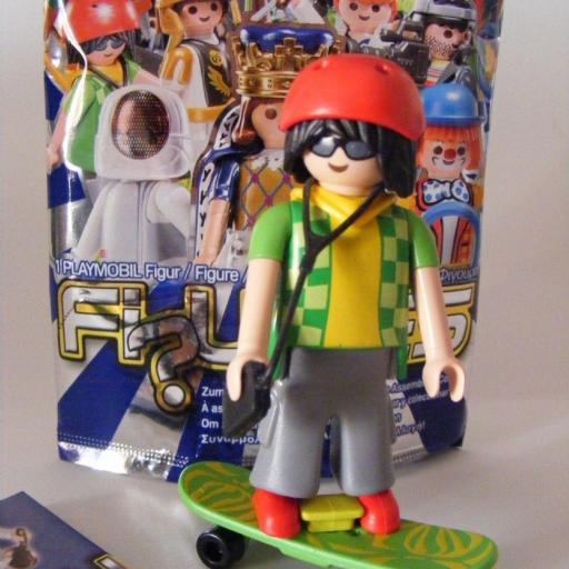 PLAYMOBIL SERIE 7 CHICOS  PATINETE CHICO SKATEBOARD [0]