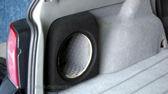 Caja subwoofer  VW Passat B5 Wagon [1]