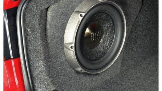 Caja subwoofer VW Jetta 5 Sedán [1]