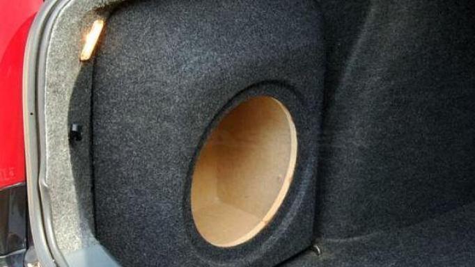 Caja subwoofer  Skoda Octavia 2 [1]
