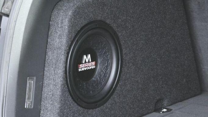 Caja subwoofer  VW Touareg 1 v2 [1]