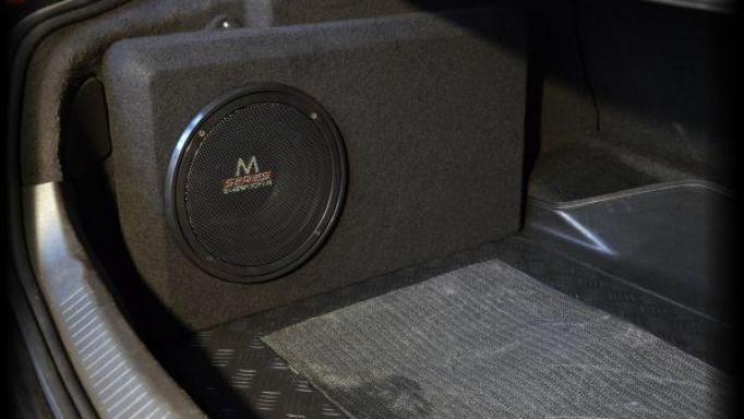 Caja subwoofer Opel Insignia Sedán [1]