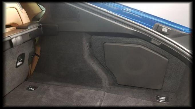 Caja subwoofer Porsche Panamera R [1]