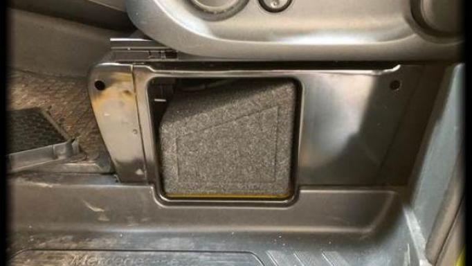 Caja  subwoofer Mercedes-Benz Vito III W447 [1]
