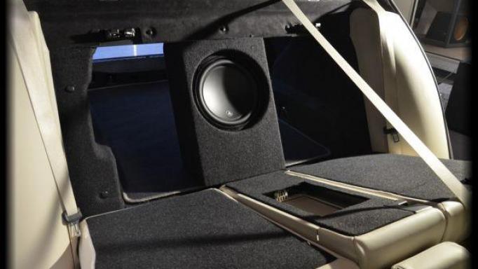 Caja subwoofer  BMW Serie 5 G30 [1]