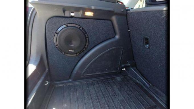 Caja subwoofer  Skoda Rapid Spaceback [1]