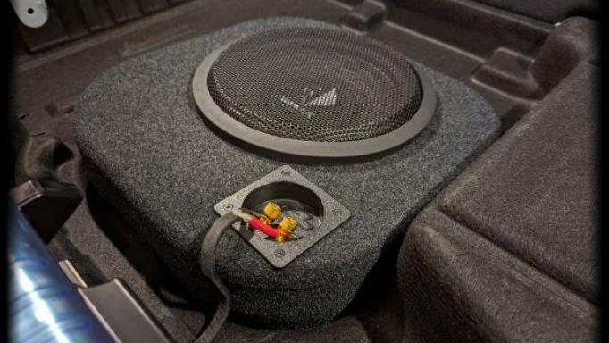 Caja subwoofer Mercedes C W205/S205 [1]