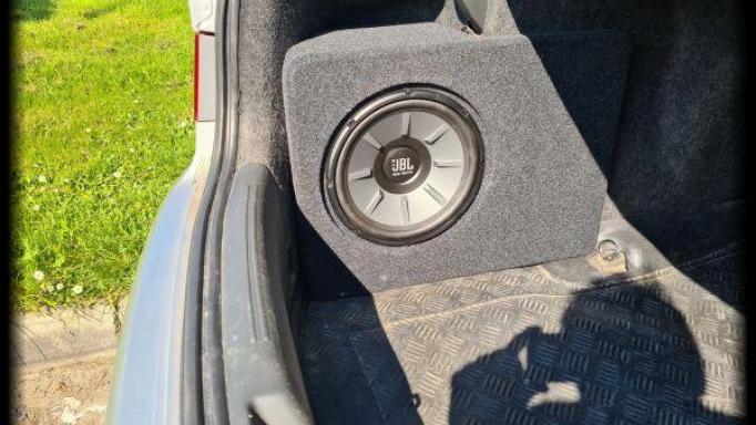 Caja subwoofer Honda Accord 7 Sedán [1]