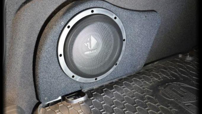 Caja para subwoofer Audi A6 C8 Sedán [1]