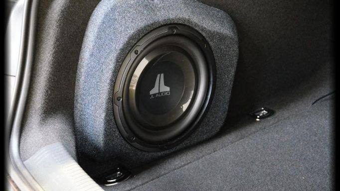 Caja para subwoofer Audi A4 B9 Sedán [1]