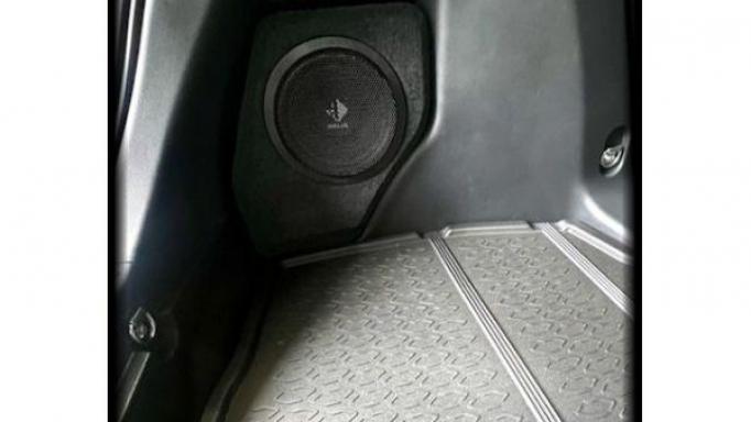 Caja subwoofer  Toyota CHR L  [1]