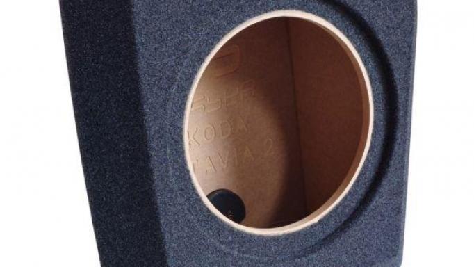 Caja subwoofer  Skoda Octavia 2