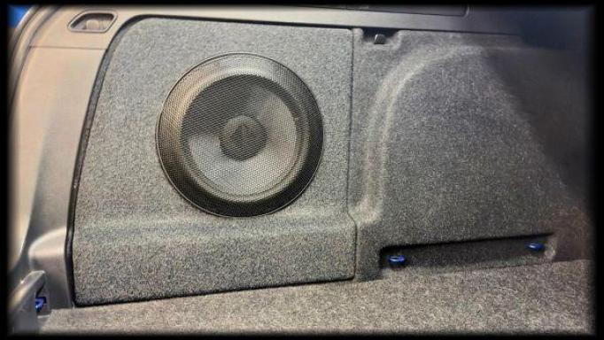 Caja subwoofer Skoda Superb 3 Wagon [1]