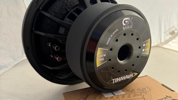 GK Audio Tomahawk 1800 15" [2]
