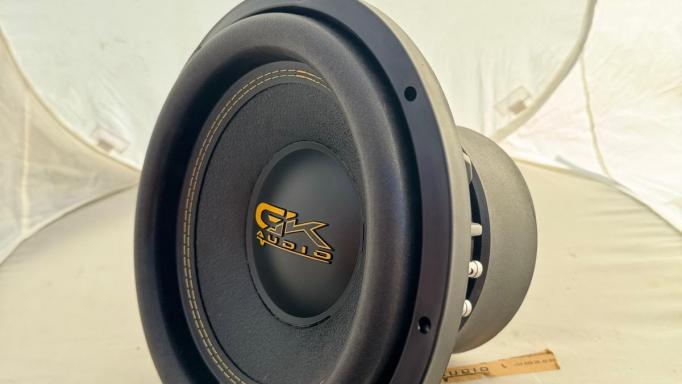 GK Audio Tomahawk 1800 15" [0]