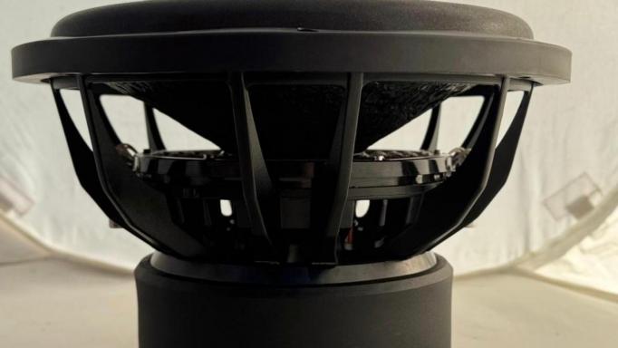 GK Audio Tomahawk 1800 15" [0]