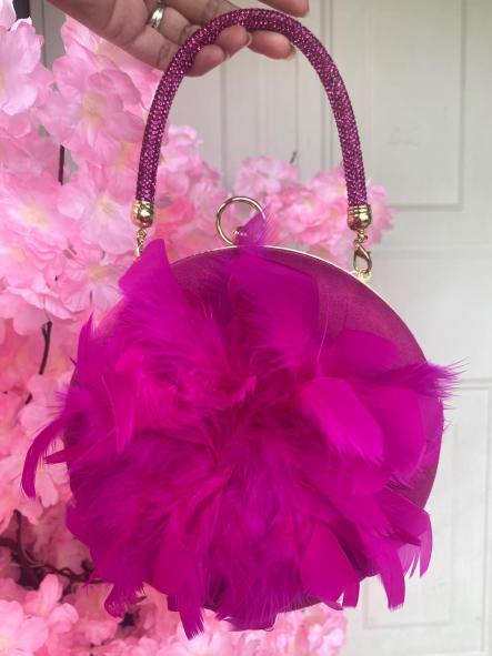 Bolso Redondo Plumas Fucsia