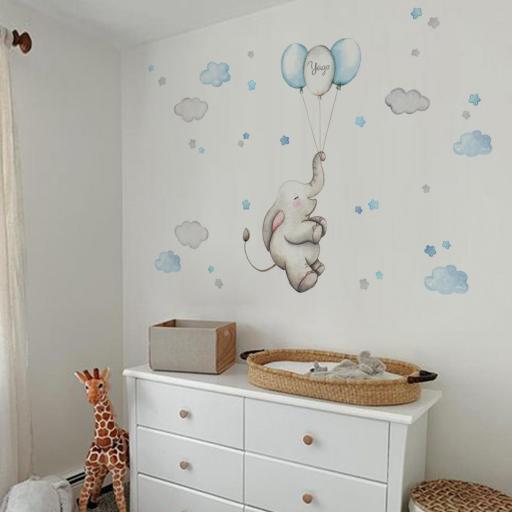 VINILO INFANTIL: Elefante con globos azules, con 7 nubes y 35 estrellas en tonos azules y grises, ideal para decorar paredes infantiles [3]