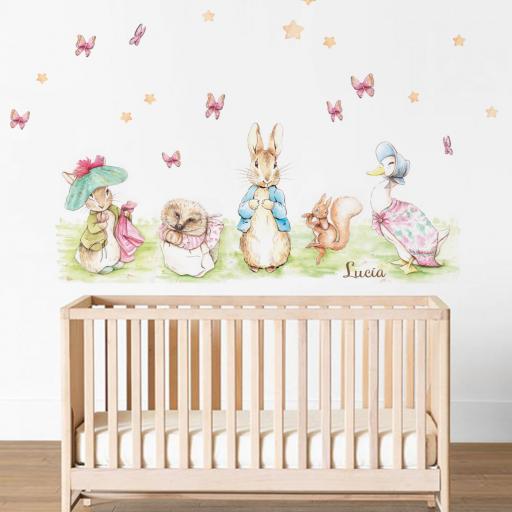 VINILO INFANTIL: Perico el conejo y sus amigos, con mariposas y estrellas. Vinilo para bebés Peter Rabbit con nombre. Vinilo Unisex
