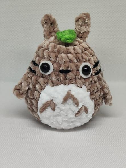 Totoro a crochet hecho a mano con lana suave peluche amigurumi hand made