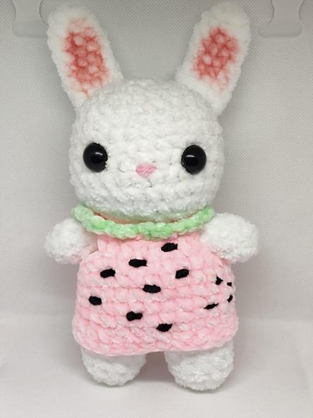 Conejito estilo sylvanian families a crochet hecho a mano con lana suave peluche amigurumi hand made