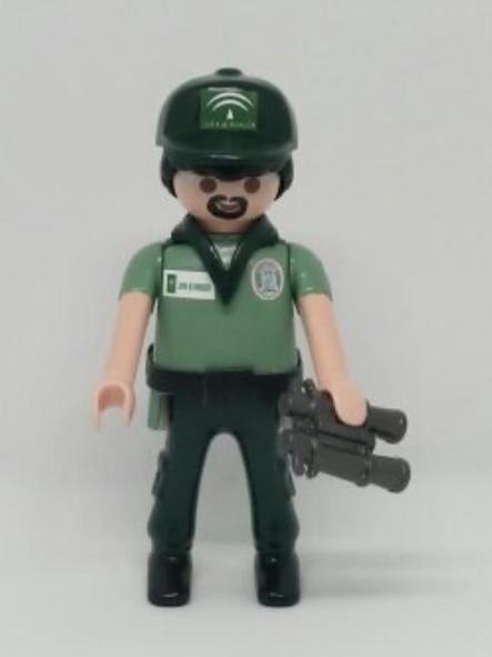 Playmobil personalizado con el uniforme de agente de medio ambiente de la Junta de Andalucía hombre