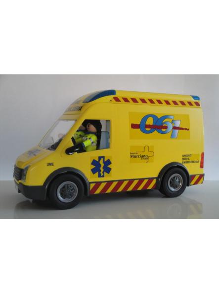 Ambulancia Playmobil personalizada con los distintivos del Servicio Murciano de Salud SMS [2]
