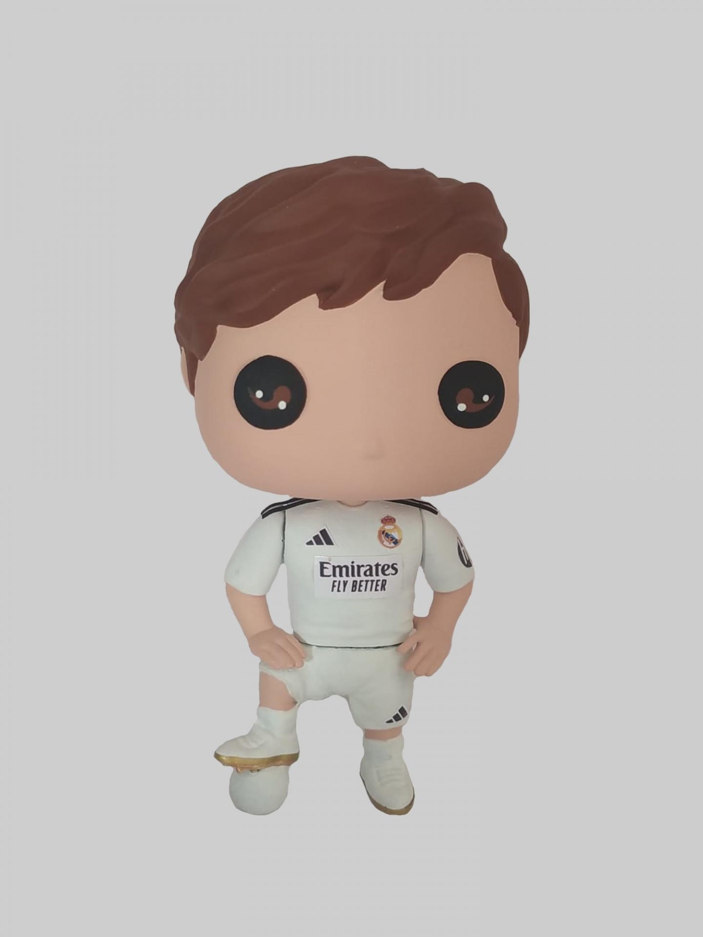 Funcops Futbolista con equipación del Real Madrid hombre podemos hacerlo de tu equipo