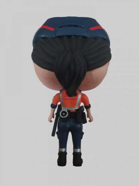 Funcops Ertzaintza policía Euskadi país vasco con uniforme de tráfico mujer [1]