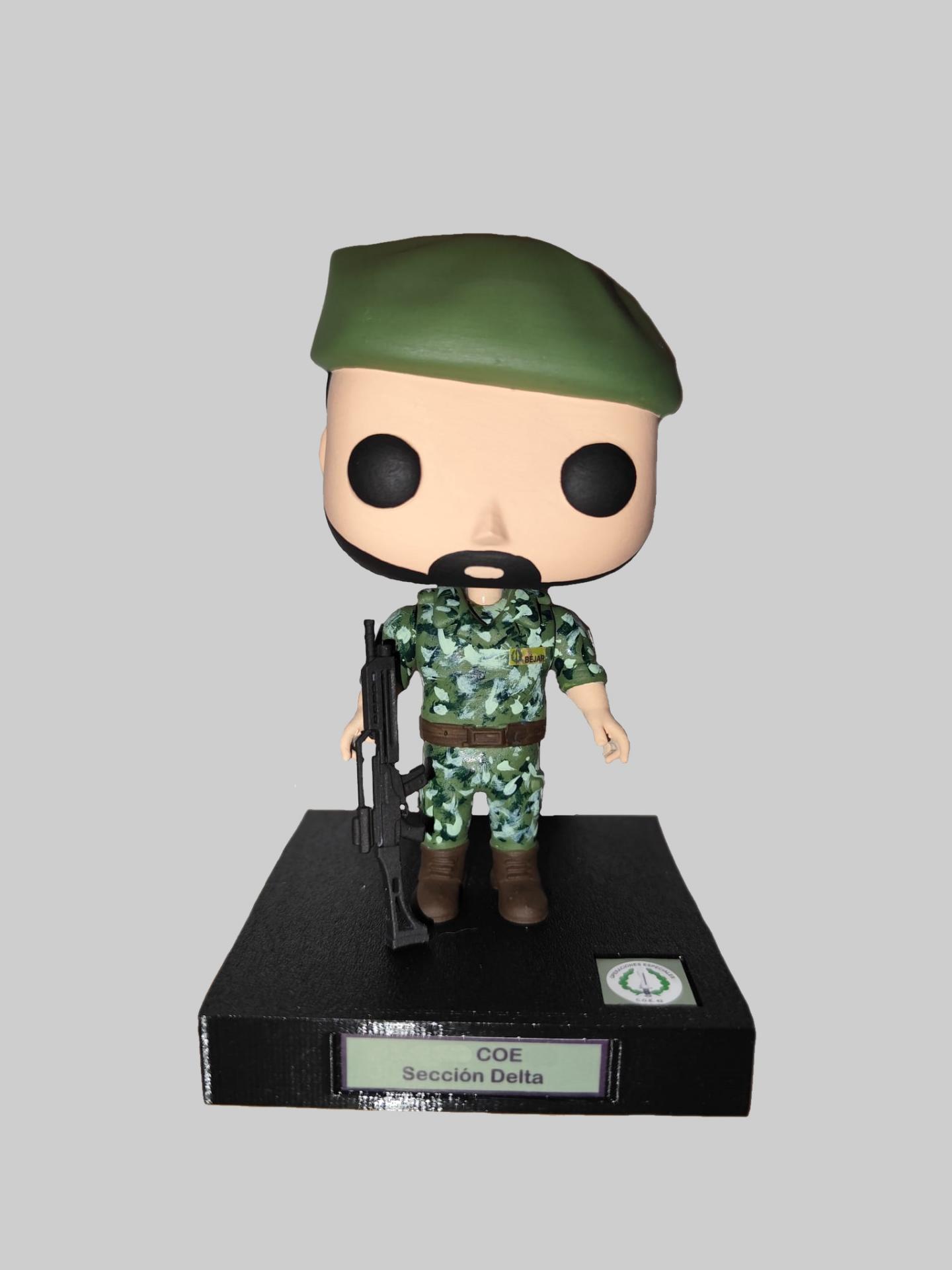 Funcops con uniforme de camuflaje del Ejército de Tierra COE Cuerpo de Operaciones Especiales hombre