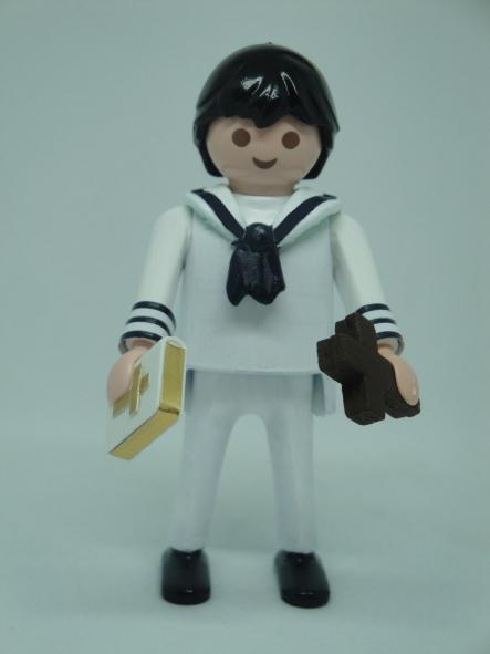 Playmobil personalizado con traje marinero blanco de primera comunión con cruz modelo niño