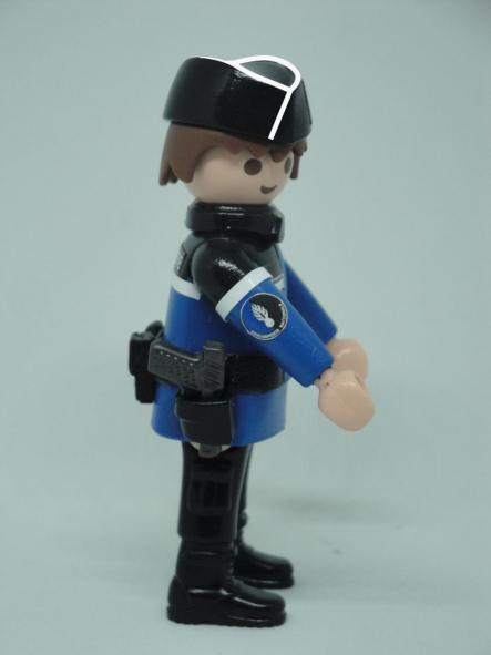 Playmobil personalizado con uniforme de invierno de Gendarmerie francesa hombre [3]