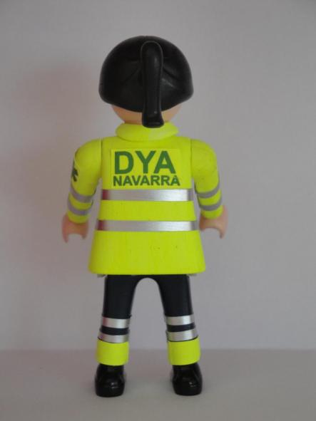 Playmobil personalizado con uniforme sanitario de ambulancia de Navarra DYA mujer [1]