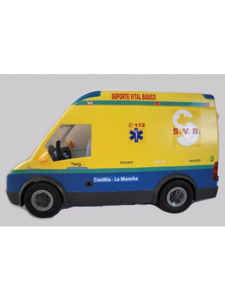 Ambulancia Playmobil personalizada con los distintivos del SESCAM Servicio de Salud de Castilla la Mancha [3]