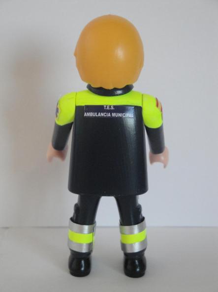 Playmobil personalizado con uniforme de técnico especialista sanitario de la Comunidad de Madrid Torrejón de Ardoz hombre [1]