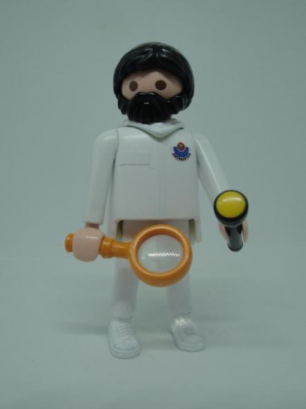Playmobil personalizado Policía Científica de la Ertzaintza con traje blanco hombre