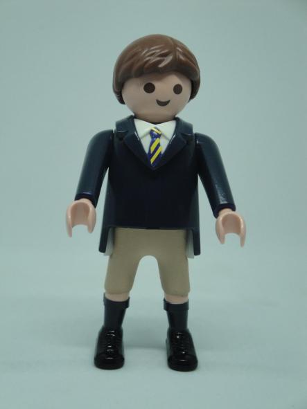 Playmobil personalizado con traje de primera comunión en pantalón corto marrón y chaqueta azul modelo niño [0]