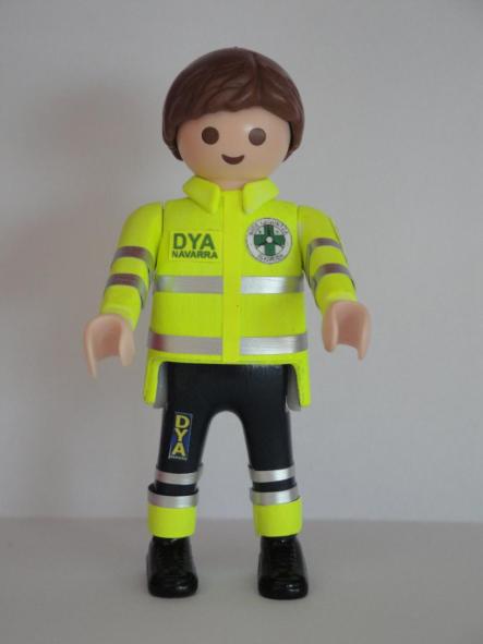 Playmobil personalizado con uniforme sanitario de ambulancia de Navarra DYA hombre [0]