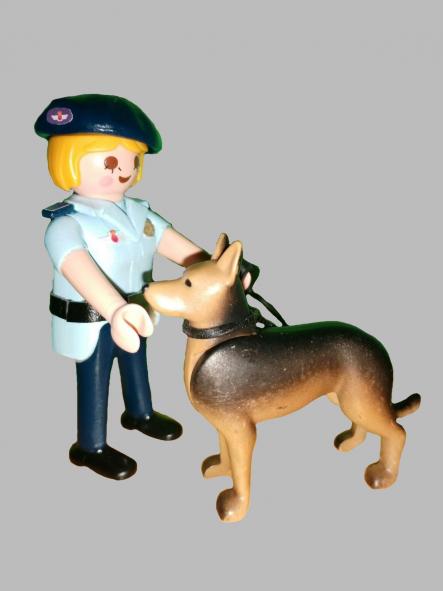 Playmobil personalizado con uniforme de guía canino la policía militar del ejército del aire mujer   [1]