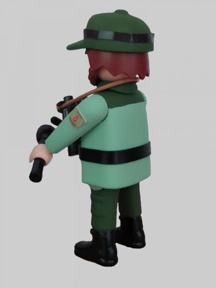 Playmobil personalizado con uniforme del Guarderío de Medio Ambiente de Navarra Basozainak hombre [1]