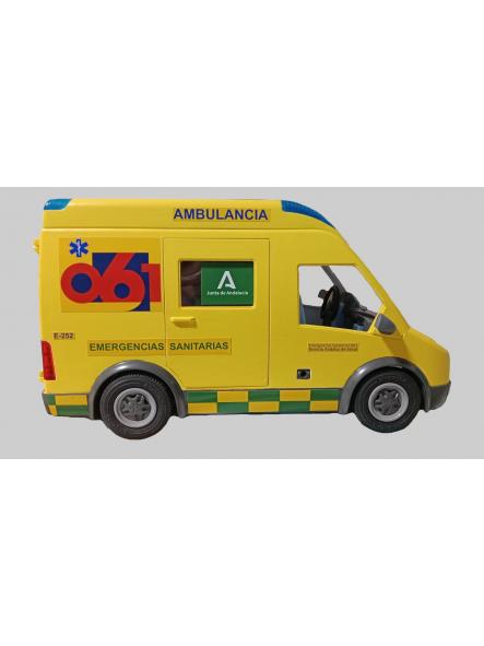 Ambulancia Playmobil personalizada con los distintivos del Servicio Andaluz de Salud SAS 061 [3]
