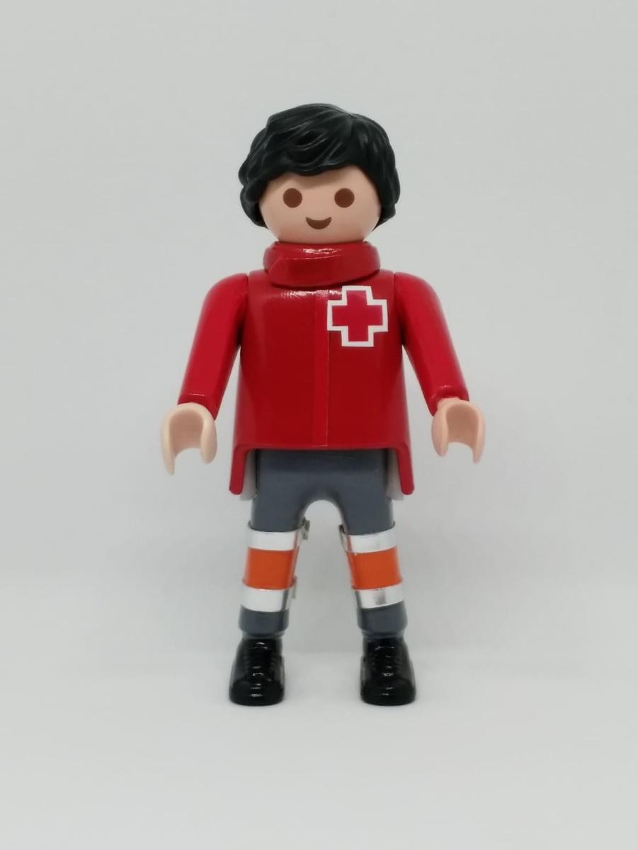 Playmobil personalizado con uniforme de voluntario de la cruz roja hombre