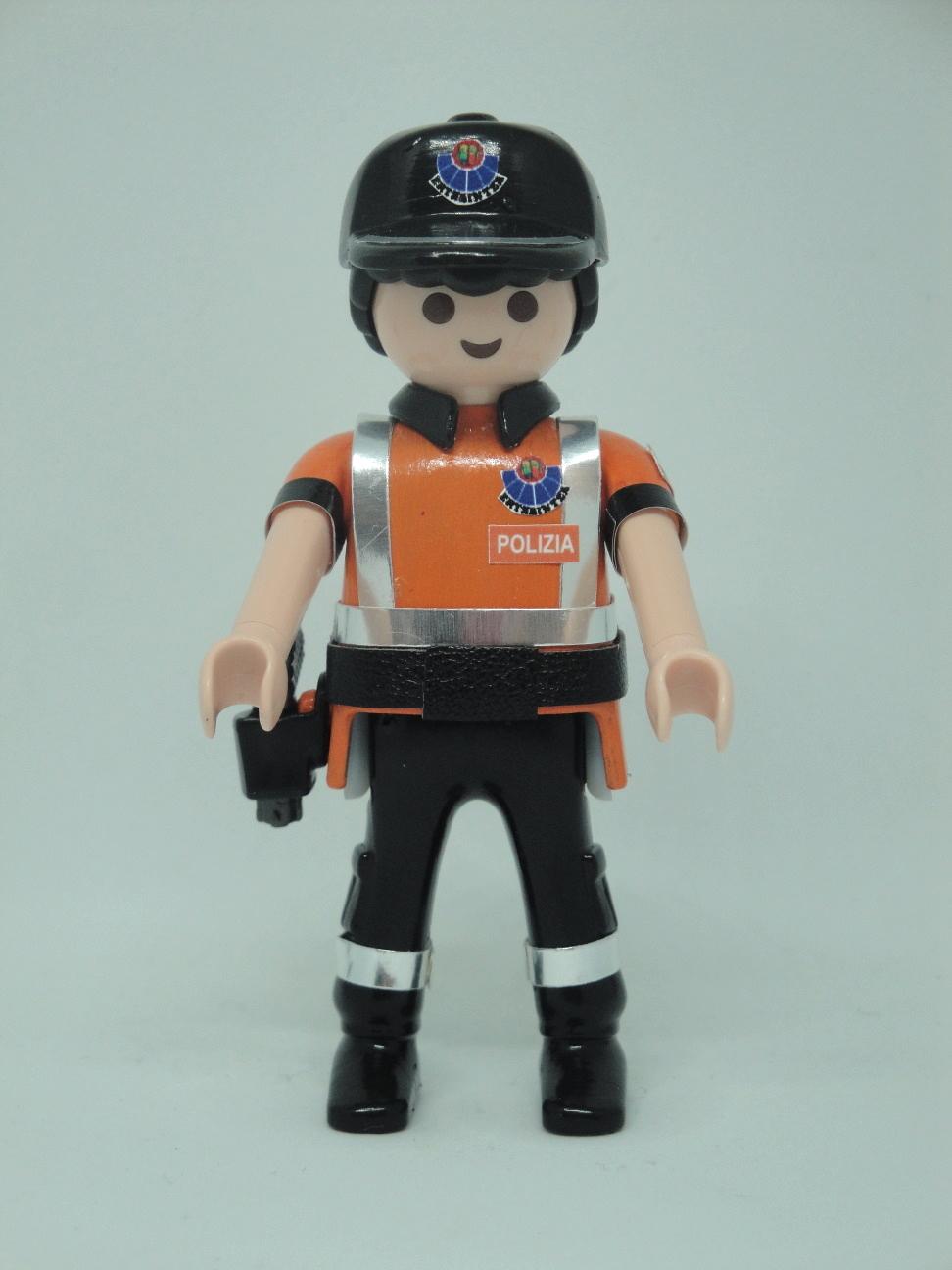 Playmobil personalizado Ertzaintza Policía del País Vasco Euskadi con uniforme de tráfico hombre