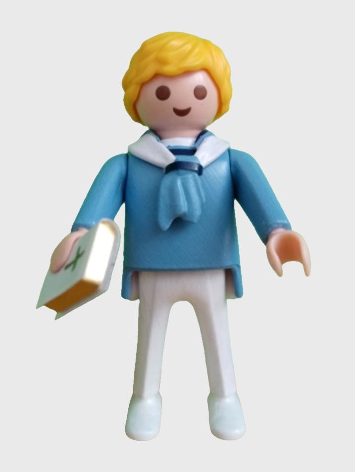 Playmobil personalizado con traje de primera comunión celeste de marinero con libro modelo niño