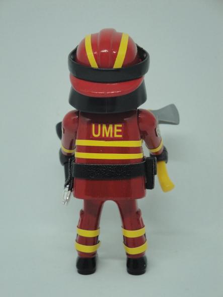 Playmobil personalizado con uniforme rojo de la UME Unidad Militar de Emergencias ejército hombre [1]